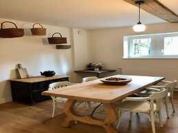 2-bedroom Cottage With Park and Deer Park