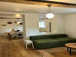 2-bedroom Cottage With Park and Deer Park