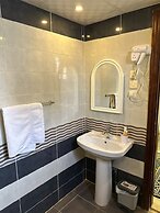 Mashrab Riwa Almansour Hotel