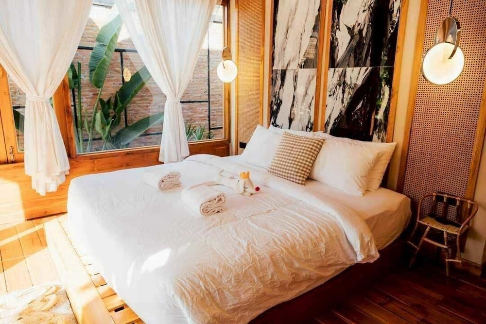 Lomhaijai Homestay