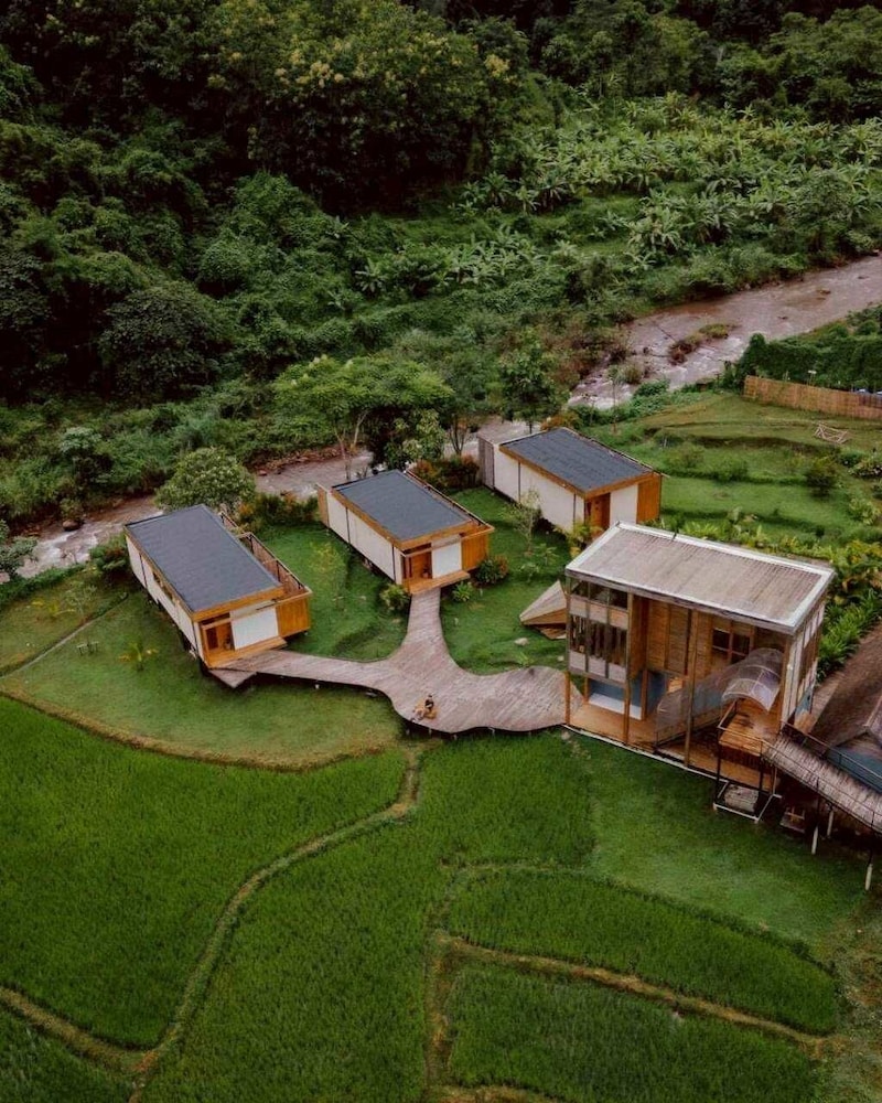 Lomhaijai Homestay