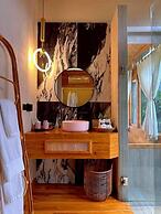 Lomhaijai Homestay
