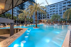 Infinity Sky Pool Walk to BeachC182