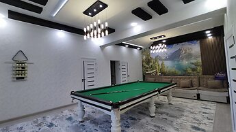 Everest Guest House