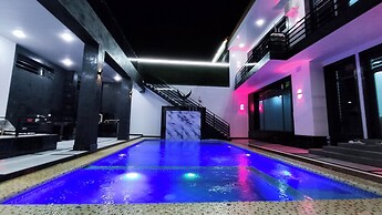 Everest Guest House