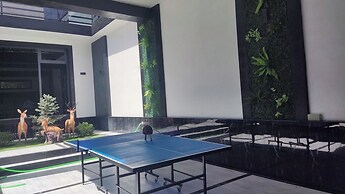 Everest Guest House