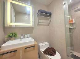 Room-a305 - 1 Bdr Condo With Sea View, A