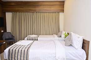 Hotel Noble Nook 100 ft. Road Indiranagar
