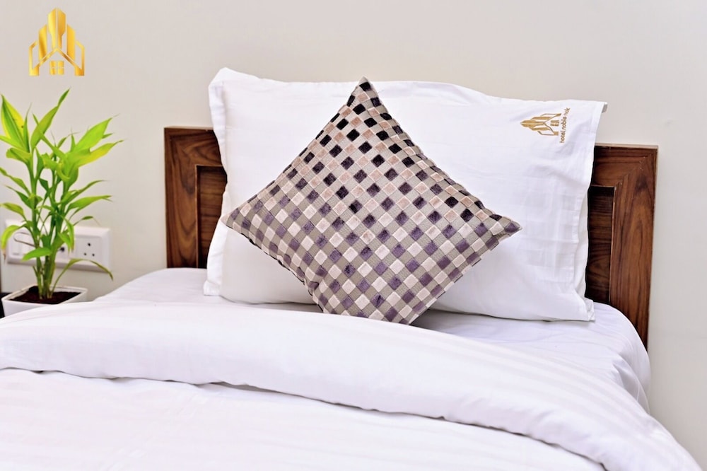 Hotel Noble Nook 100 ft. Road Indiranagar