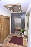 Hotel Noble Nook 100 ft. Road Indiranagar