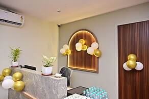 Hotel Noble Nook 100 ft. Road Indiranagar