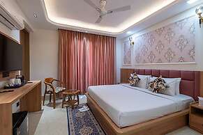 Qotel Signature - Golf Course Road