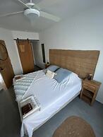 Palm Beach Vacaysuites - Garden Suite - Poolside