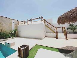 Palm Beach Vacaysuites - Garden Suite - Poolside