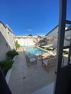 Palm Beach Vacaysuites - Garden Suite - Poolside