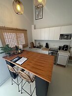 Palm Beach Vacaysuites - Bamboo Suite - Studio