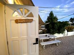 Palm Beach Vacaysuites - Bamboo Suite - Studio