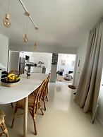 Palm Beach Vacaysuites - Palm Suite 100m2