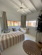 Palm Beach Vacaysuites - Palm Suite 100m2