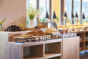 HOTEL HLB