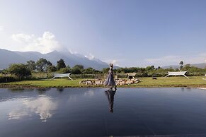 Floating Life Boundless Wild Resort