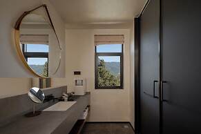 Floating Life Boundless Wild Resort