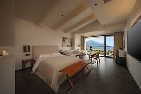 Floating Life Boundless Wild Resort