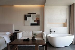 Floating Life Boundless Wild Resort