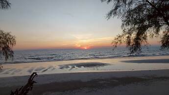 A&B Beach Villa At VK