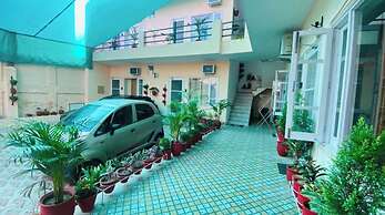 Saini Guest House