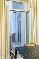 Modern Family Spacious Apartment Near Toledo