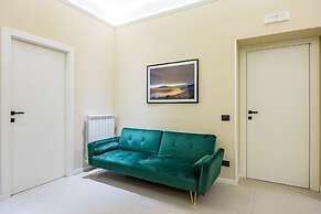 Modern Family Spacious Apartment Near Toledo