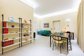 Modern Family Spacious Apartment Near Toledo