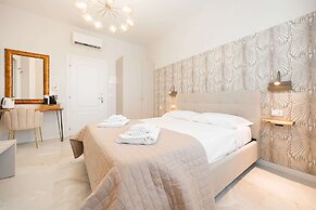 Avenue Suites