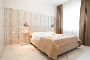 Avenue Suites