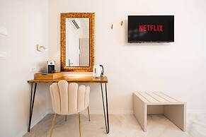 Avenue Suites