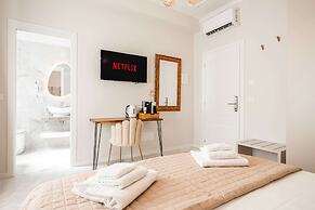 Avenue Suites