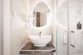 Avenue Suites