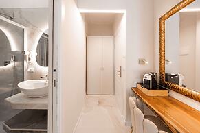 Avenue Suites