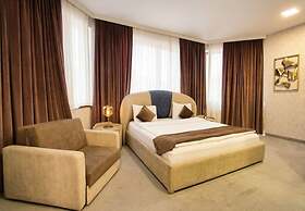 Sunday Hotel
