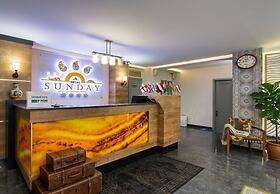 Sunday Hotel