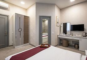Sunday Hotel