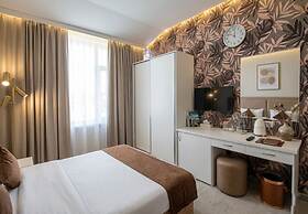 Sunday Hotel