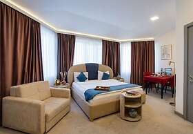 Sunday Hotel