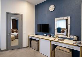 Sunday Hotel