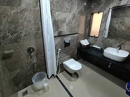 Hotel Raas Inn