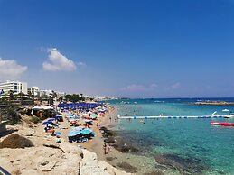 Andros Apt 2 Bed Free Wi-fi Safe Complex Pool