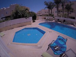 Andros Apt 2 Bed Free Wi-fi Safe Complex Pool