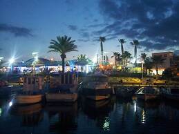 Andros Apt 2 Bed Free Wi-fi Safe Complex Pool
