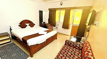 Shree Ganesh Resort -near Temple & Beach